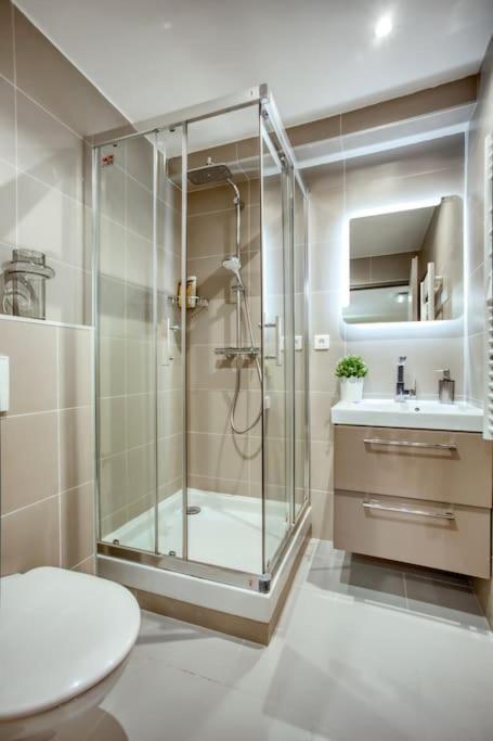 Amazing Apart New Bastille 3 Bedrooms 2 Bathrooms Paris Exterior photo